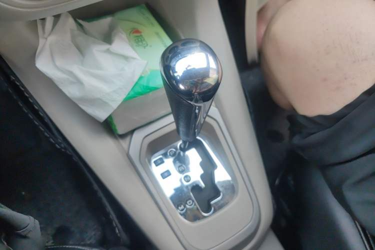 Used Citroen Elysee 2014 1.6L Automatic Comfort Model Gear Lever