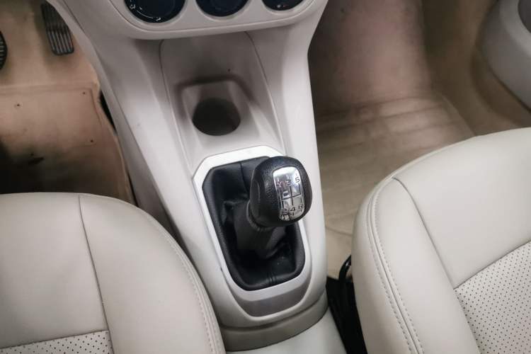 Used Citroen Elysee 2014 1.6L Manual Fashion Edition Gear Lever