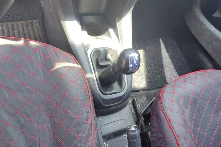 Used Citroen Elysee 2014 1.6L Manual Fashion Edition Gear Lever
