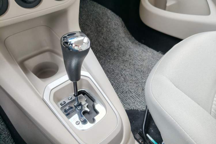 Used Citroen Elysee 2014 1.6L Automatic Fashion Model Gear Lever