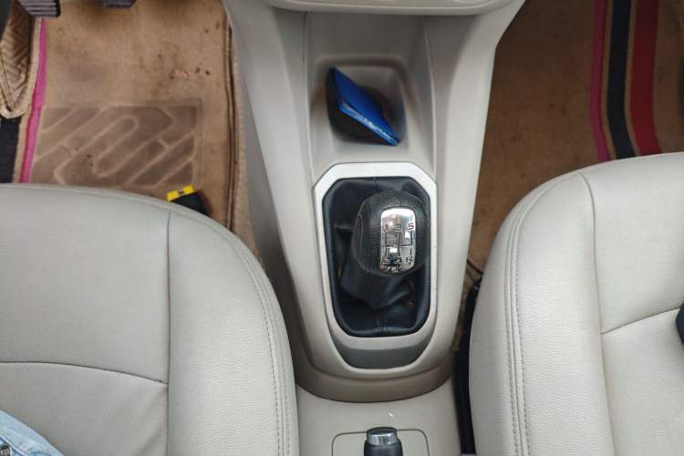 Used Citroen Elysee 2014 1.6L Manual Comfort Model Gear Lever