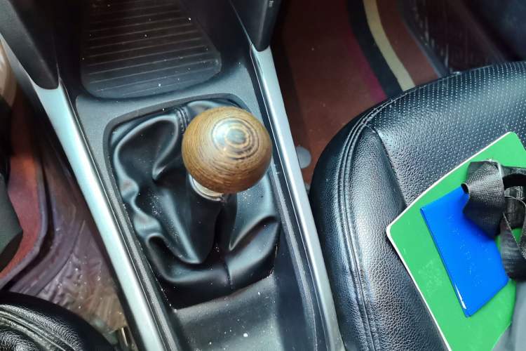 Used Citroen Elysee 2014 1.6L Manual Fashion Model CNG Gear Lever
