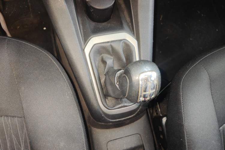 Used Citroen Elysee 2014 1.6L Manual Fashion Edition Gear Lever