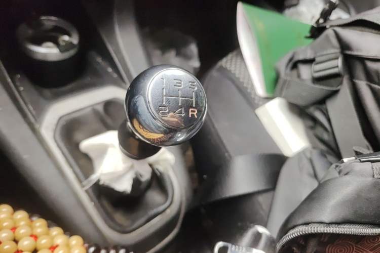 Used Citroen Elysee 2014 1.6L Manual Fashion Edition Gear Lever