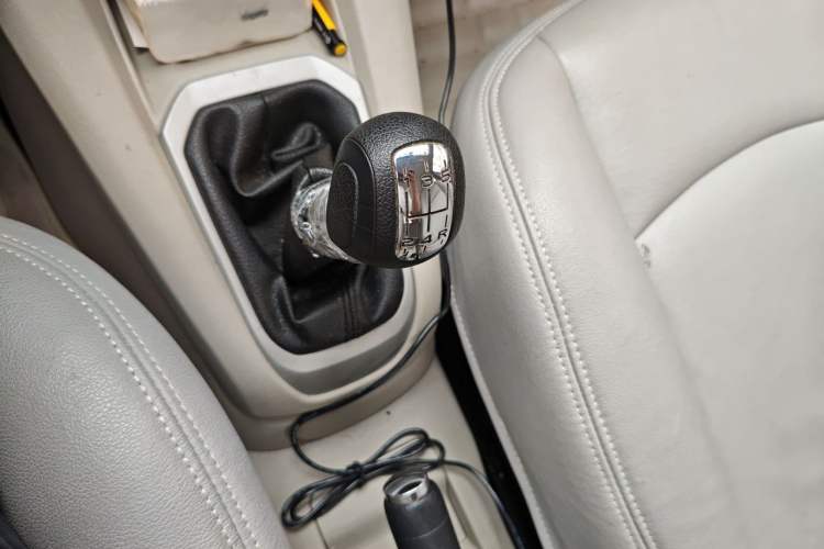 Used Citroen Elysee 2014 1.6L Manual Fashion Edition Gear Lever