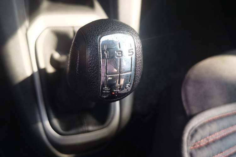 Used Citroen Elysee 2014 1.6L Manual Fashion Edition Gear Lever