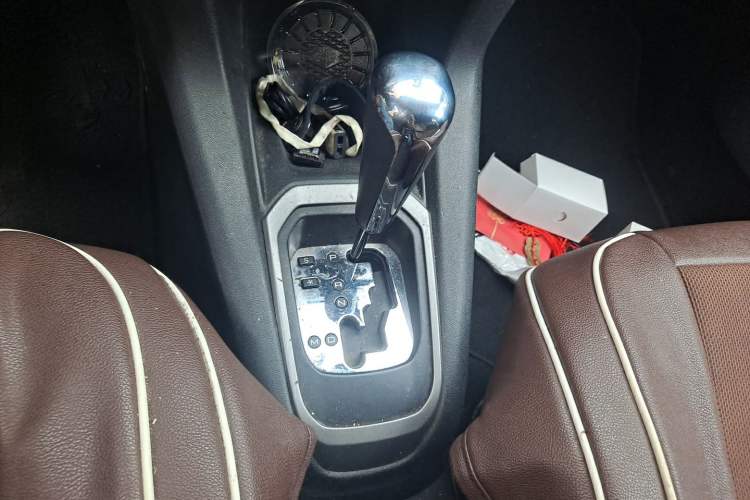 Used Citroen Elysee 2014 1.6L Automatic Comfort Model Gear Lever
