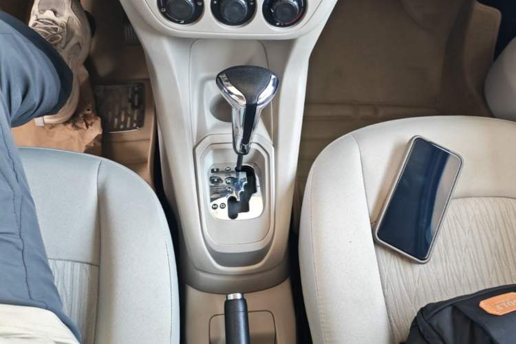 Used Citroen Elysee 2014 1.6L Automatic Fashion Model Gear Lever
