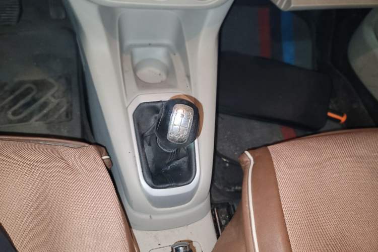 Used Citroen Elysee 2014 1.6L Manual Fashion Edition Gear Lever