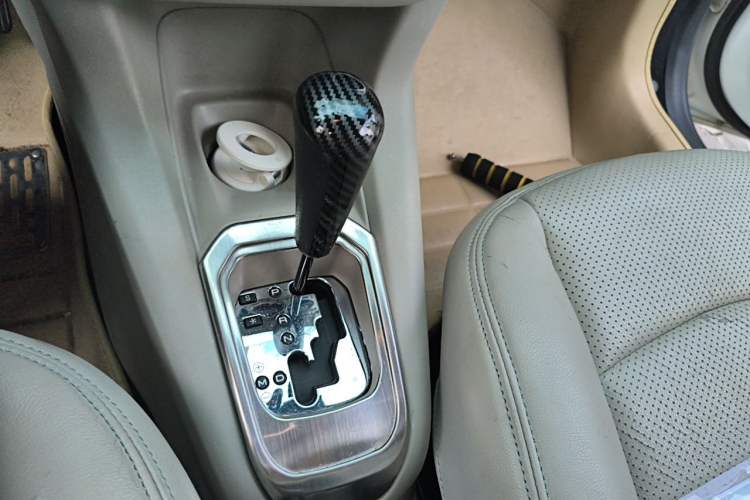 Used Citroen Elysee 2014 1.6L Automatic Fashion Model Gear Lever