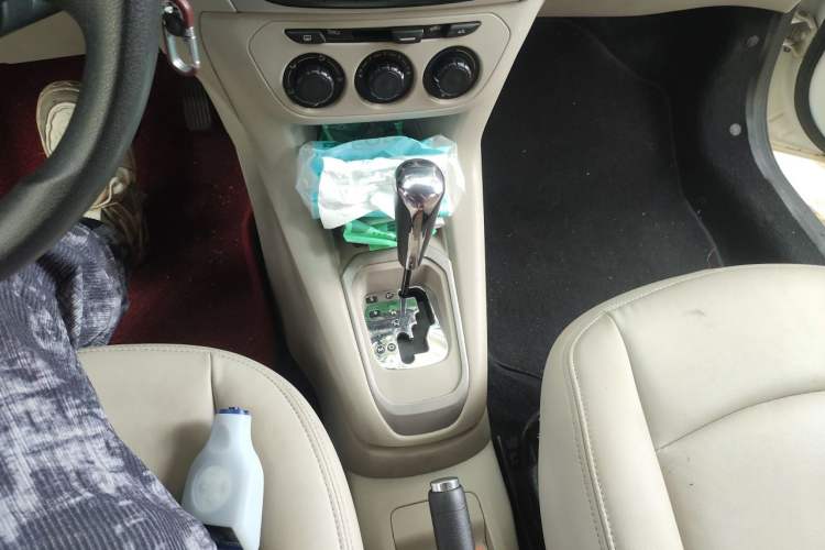 Used Citroen Elysee 2014 1.6L Automatic Fashion Model Gear Lever