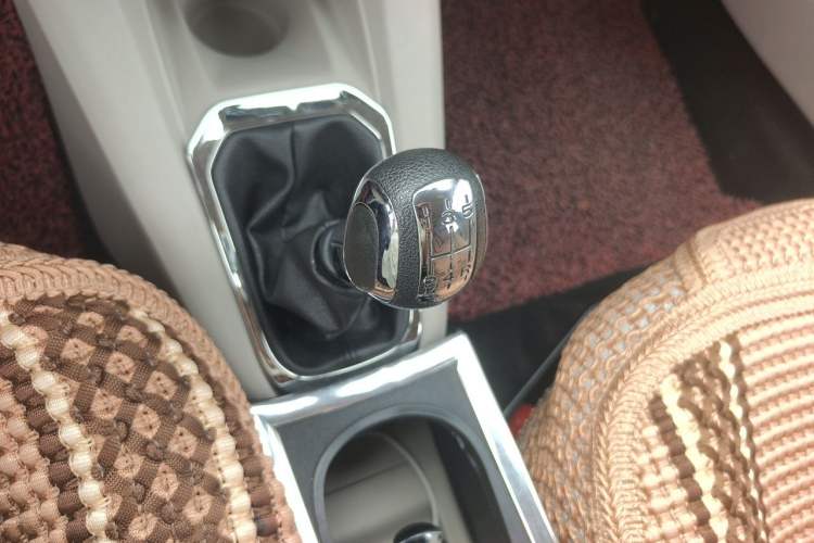 Used Citroen Elysee 2014 1.6L Manual Fashion Edition Gear Lever