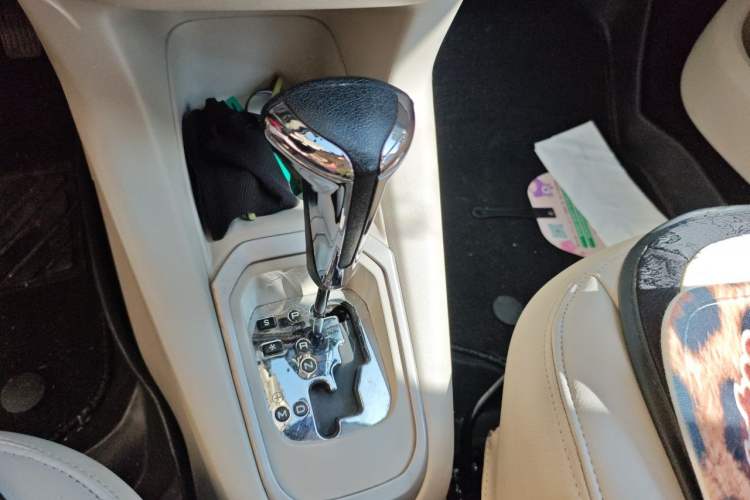 Used Citroen Elysee 2014 1.6L Automatic Fashion Model Gear Lever