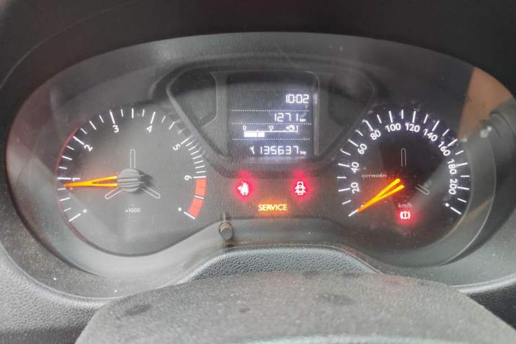 Used Citroen Elysee 2014 1.6L Manual Fashion Model CNG Instrument Cluster