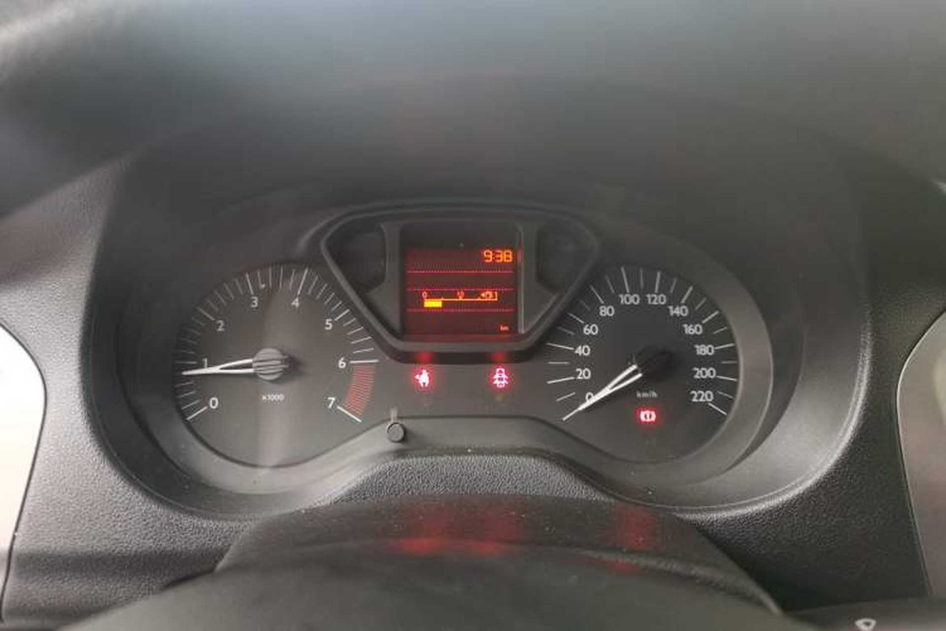Used Citroen Elysee 2014 1.6L Manual Fashion Model CNG Instrument Cluster