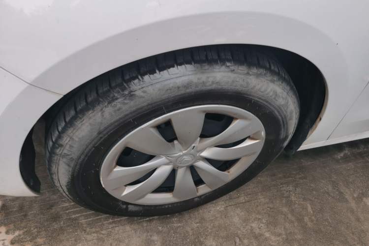 Used Citroen Elysee 2014 1.6L Automatic Fashion Model Left Front Wheel Hub