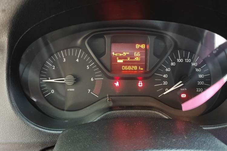 Used Citroen Elysee 2014 1.6L Manual Fashion Edition Odometer Close Up