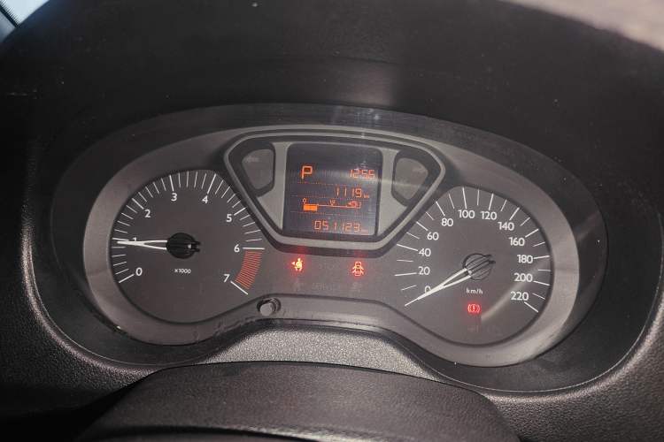 Used Citroen Elysee 2014 1.6L Automatic Fashion Model Odometer Close Up