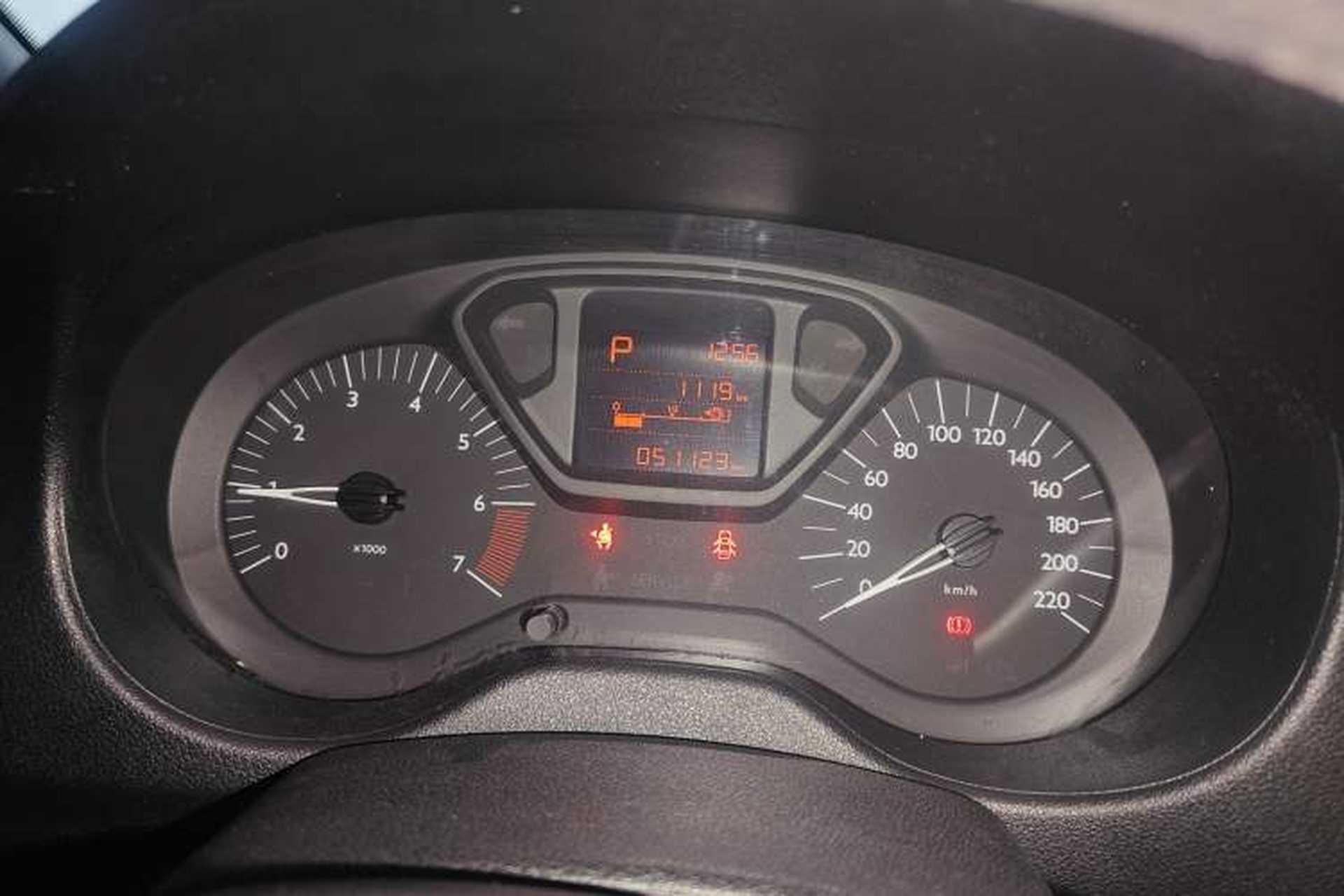 Used Citroen Elysee 2014 1.6L Automatic Fashion Model Odometer Close Up