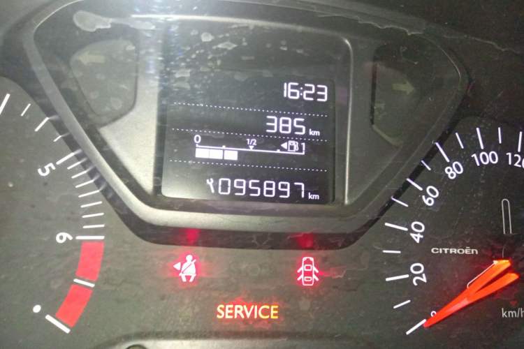 Used Citroen Elysee 2014 1.6L Manual Fashion Model CNG Odometer Close Up