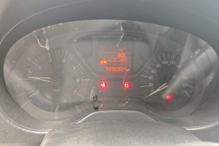 Used Citroen Elysee 2014 1.6L Manual Fashion Edition Odometer Close Up