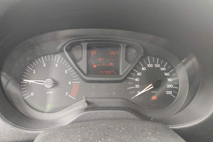 Used Citroen Elysee 2014 1.6L Automatic Fashion Model Odometer Close Up