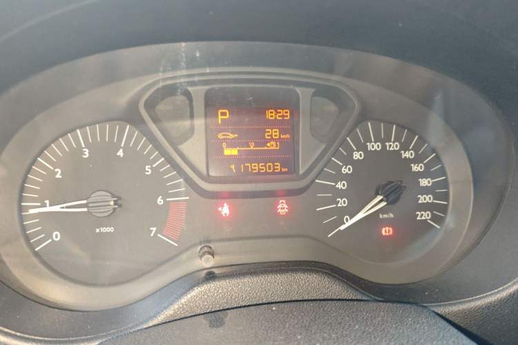 Used Citroen Elysee 2014 1.6L Automatic Fashion Model Odometer Close Up