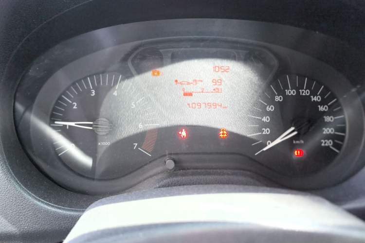 Used Citroen Elysee 2014 1.6L Manual Fashion Model CNG Odometer Close Up
