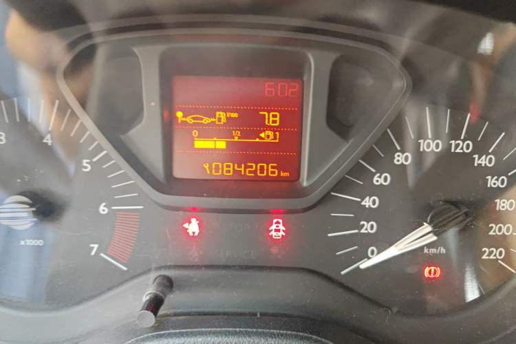 Used Citroen Elysee 2014 1.6L Manual Fashion Edition Odometer Close Up