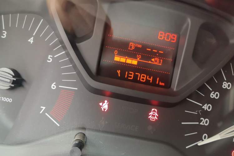 Used Citroen Elysee 2014 1.6L Manual Fashion Edition Odometer Close Up