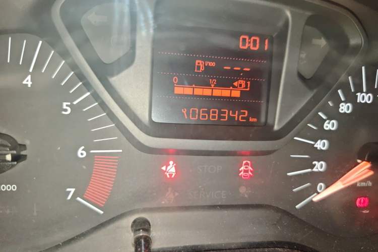 Used Citroen Elysee 2014 1.6L Manual Fashion Edition Odometer Close Up