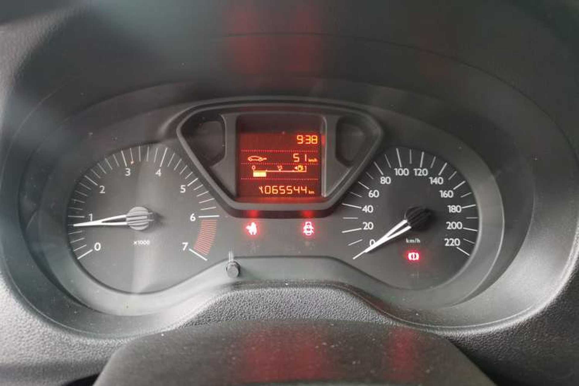Used Citroen Elysee 2014 1.6L Manual Fashion Model CNG Odometer Close Up