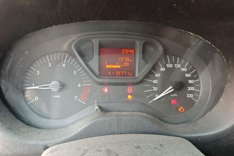 Used Citroen Elysee 2014 1.6L Manual Fashion Edition Odometer Close Up
