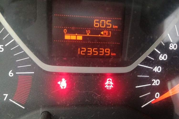 Used Citroen Elysee 2014 1.6L Manual Comfort Model Odometer Close Up