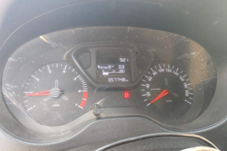 Used Citroen Elysee 2014 1.6L Manual Fashion Model CNG Odometer Close Up