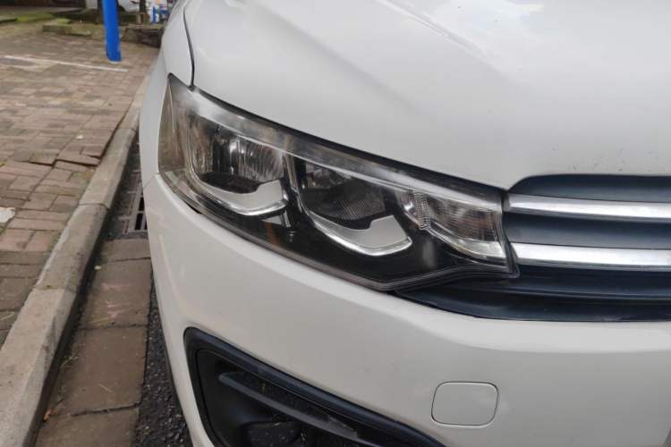 Used Citroen Elysee 2014 1.6L Manual Fashion Model CNG Right Front Headlight