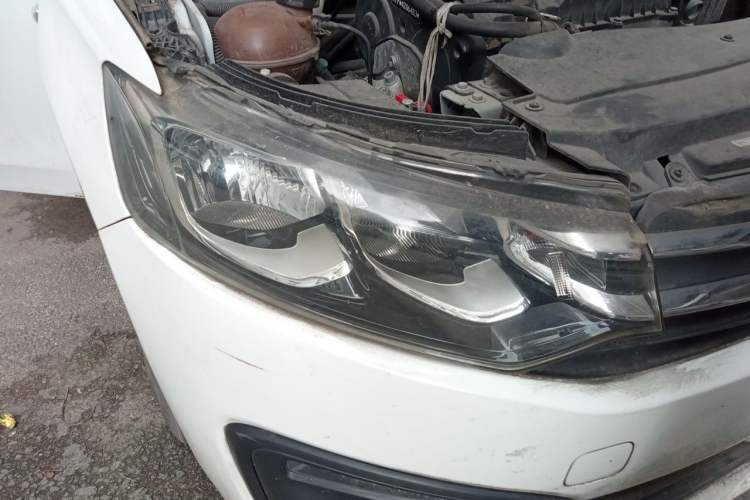 Used Citroen Elysee 2014 1.6L Manual Fashion Model CNG Right Front Headlight