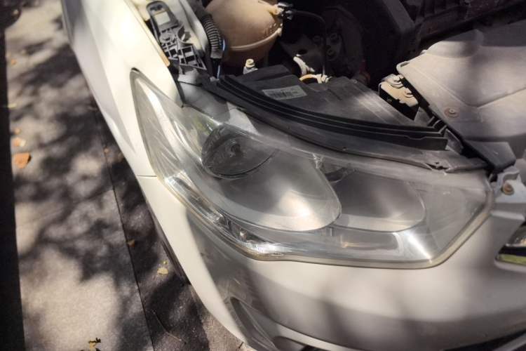 Used Citroen Elysee 2014 1.6L Manual Fashion Model CNG Right Front Headlight