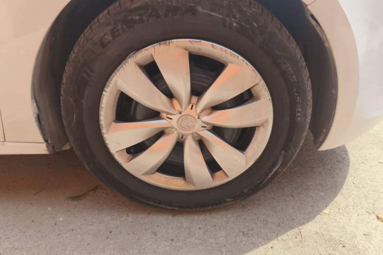 Used Citroen Elysee 2014 1.6L Manual Fashion Edition Right Front Wheel Hub