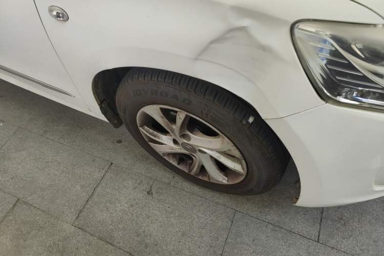 Used Citroen Elysee 2014 1.6L Manual Fashion Edition Right Front Wheel Hub