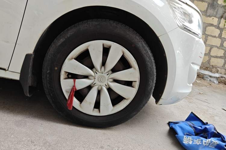 Used Citroen Elysee 2014 1.6L Manual Fashion Edition Right Front Wheel Hub