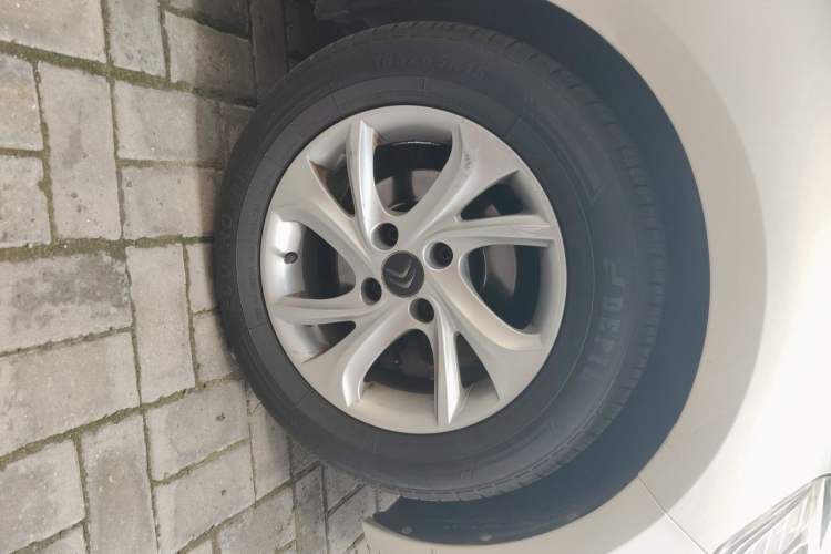 Used Citroen Elysee 2014 WTCC Commemorative Edition 1.6L Automatic Fashion Model Right Front Wheel Hub