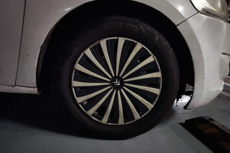 Used Citroen Elysee 2014 1.6L Automatic Fashion Model Right Front Wheel Hub