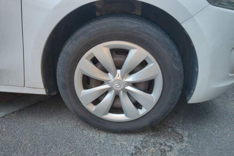 Used Citroen Elysee 2014 1.6L Manual Fashion Edition Right Front Wheel Hub
