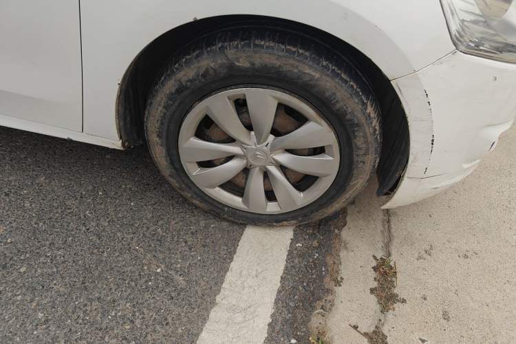 Used Citroen Elysee 2014 1.6L Manual Fashion Edition Right Front Wheel Hub