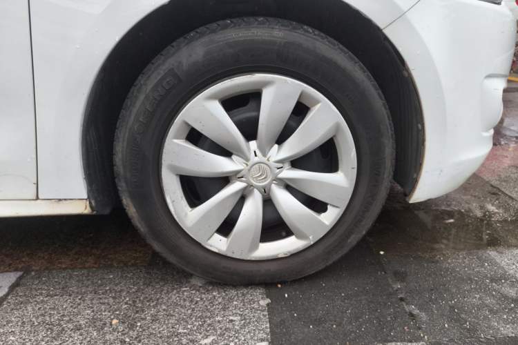 Used Citroen Elysee 2014 1.6L Manual Fashion Edition Right Front Wheel Hub