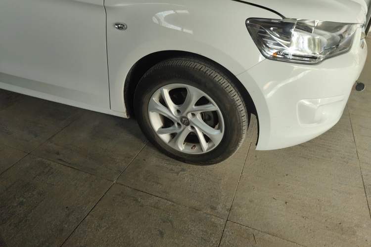 Used Citroen Elysee 2014 1.6L Manual Fashion Edition Right Front Wheel Hub
