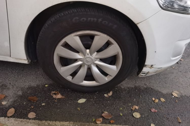 Used Citroen Elysee 2014 1.6L Automatic Fashion Model Right Front Wheel Hub