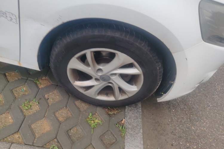 Used Citroen Elysee 2014 1.6L Manual Fashion Edition Right Front Wheel Hub