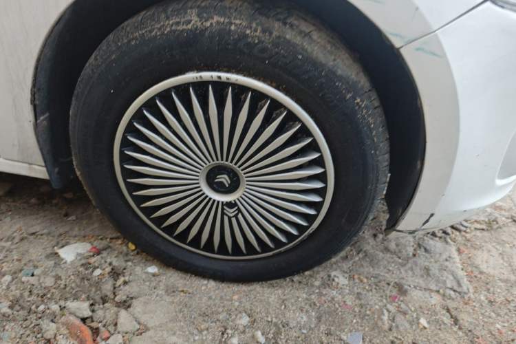 Used Citroen Elysee 2014 1.6L Automatic Fashion Model Right Front Wheel Hub